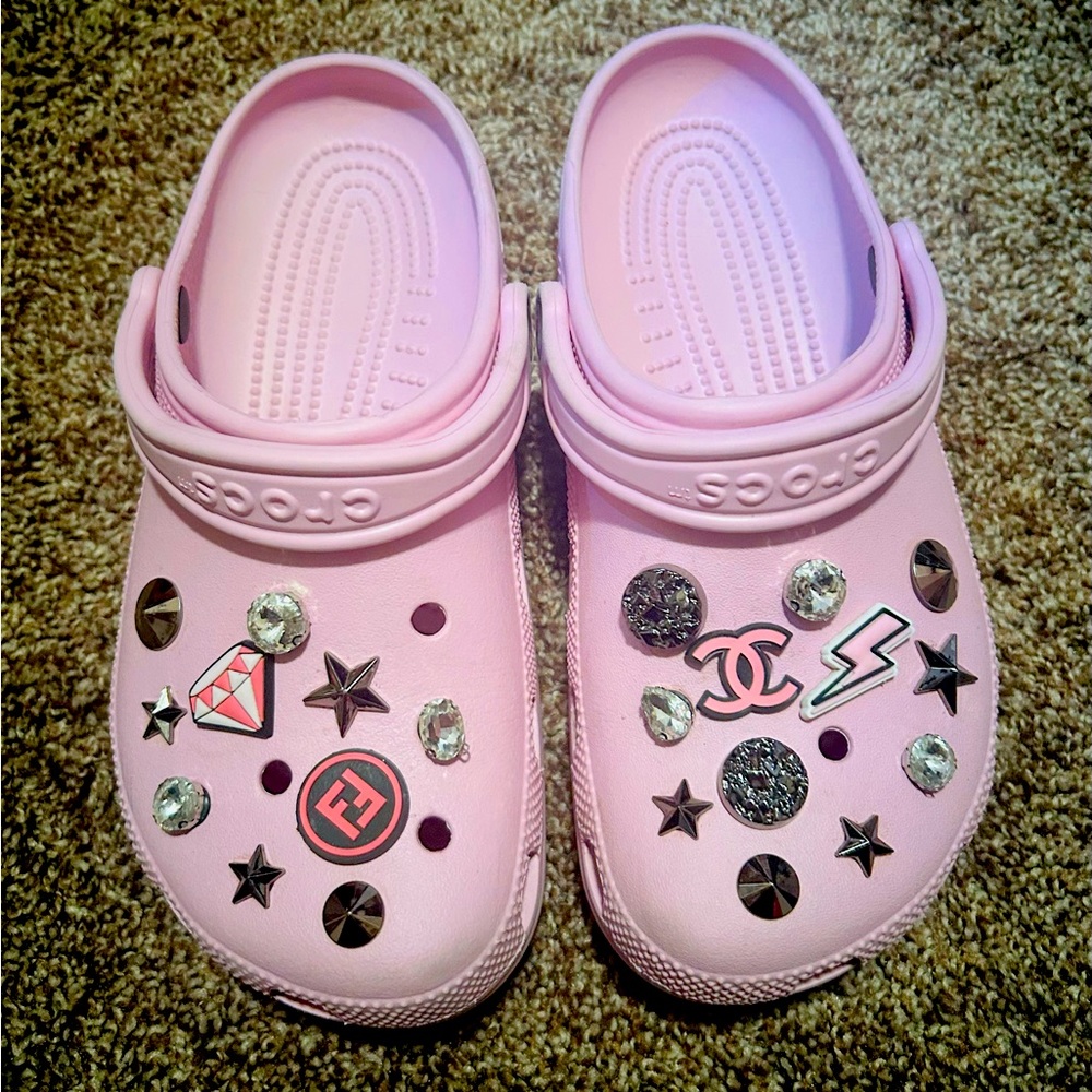 *Ballerina Pink Crocs w/Charms*